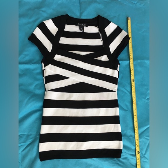 EUC WHBM beautiful black/white stripped fitted bodycon cap sleeve top. - Picture 8 of 11
